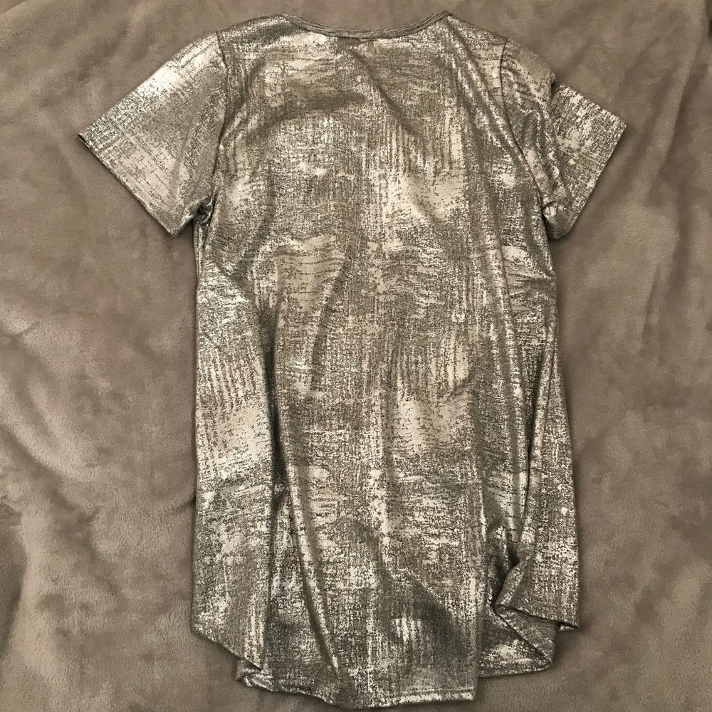 LuLaRoe Vintage Elegant Classic Tee 💖✨ - Picture 4 of 4